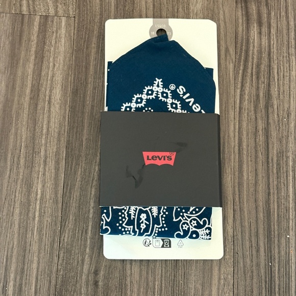 NEW Levi’s Originals Blue Paisley Square Bandana Scarf Neckercheif Accessory - Picture 4 of 6